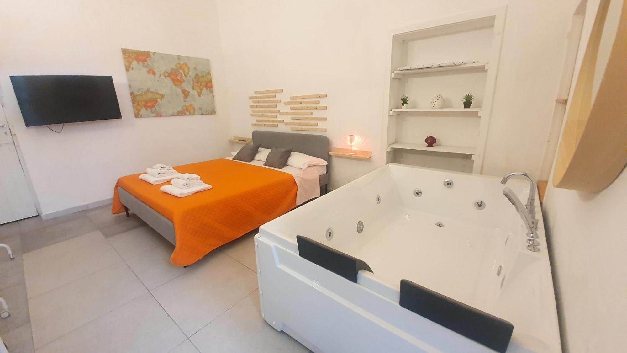 Suite Adriatica Hottube And Sauna Бари Экстерьер фото